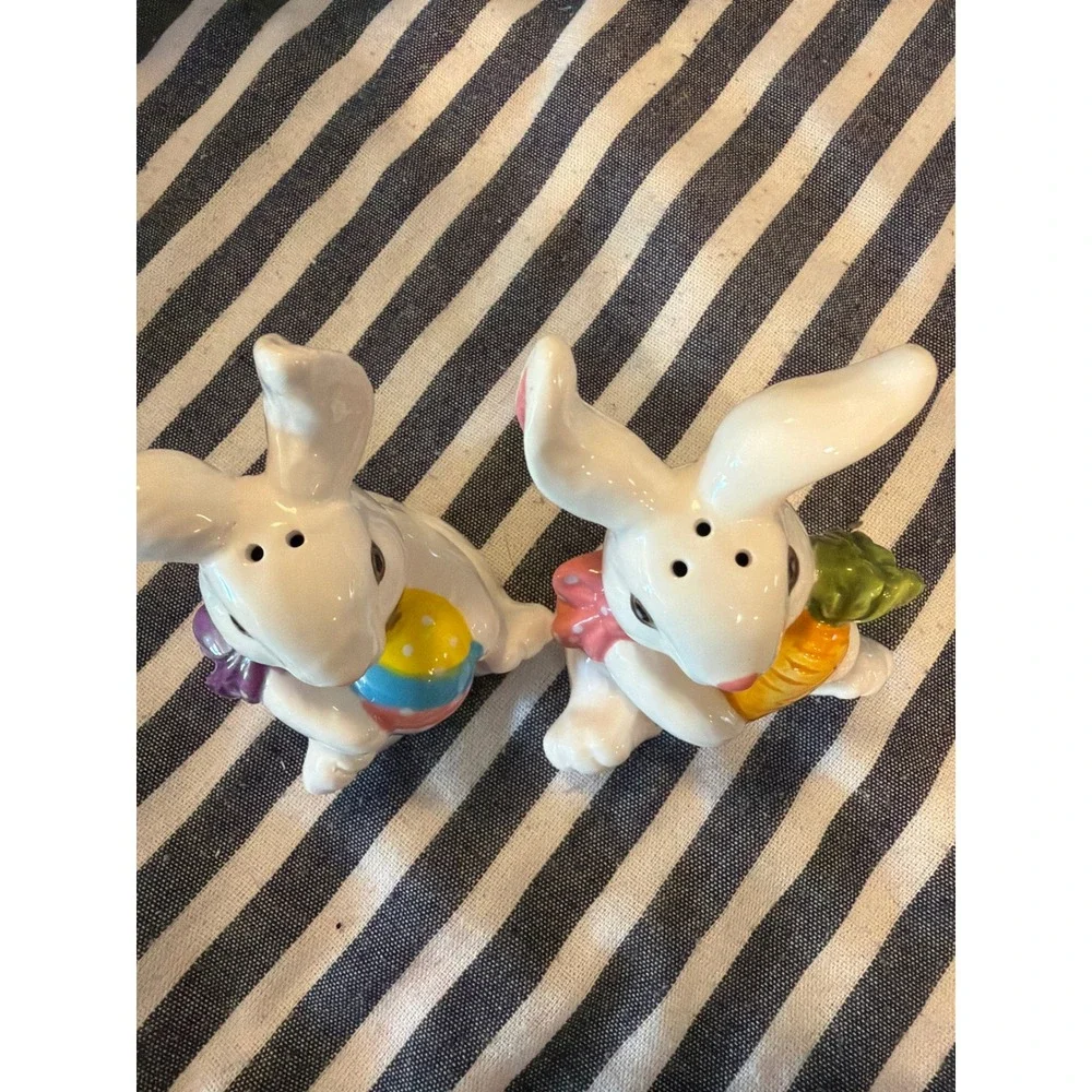 Easter Bunny Salt and Pepper Shakers Ceramic White Rabbit Egg Carrot Set